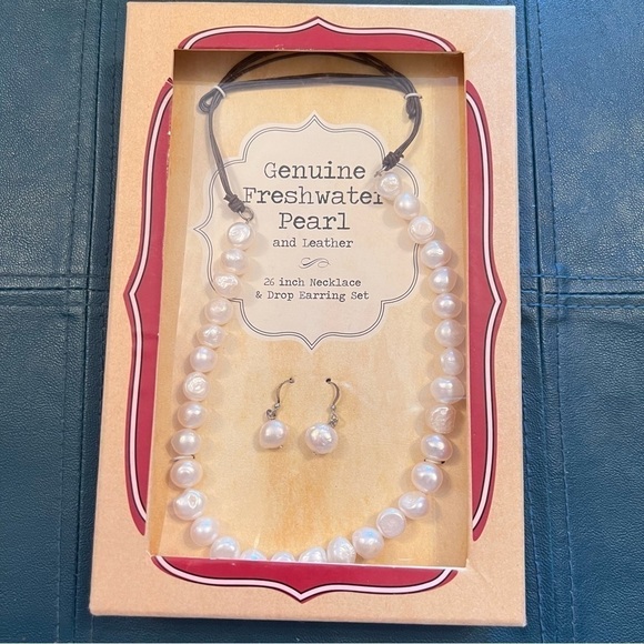GENUINE FRESHWATER PEARLS NECKLACE AND EARRINGS SET NWT - Picture 5 of 5